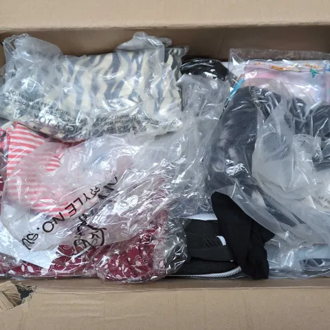 BOX OF APPROXIMATELY 15 ASSORTED ITEMS TO INCLUDE - CLOTHING AND SHOES 