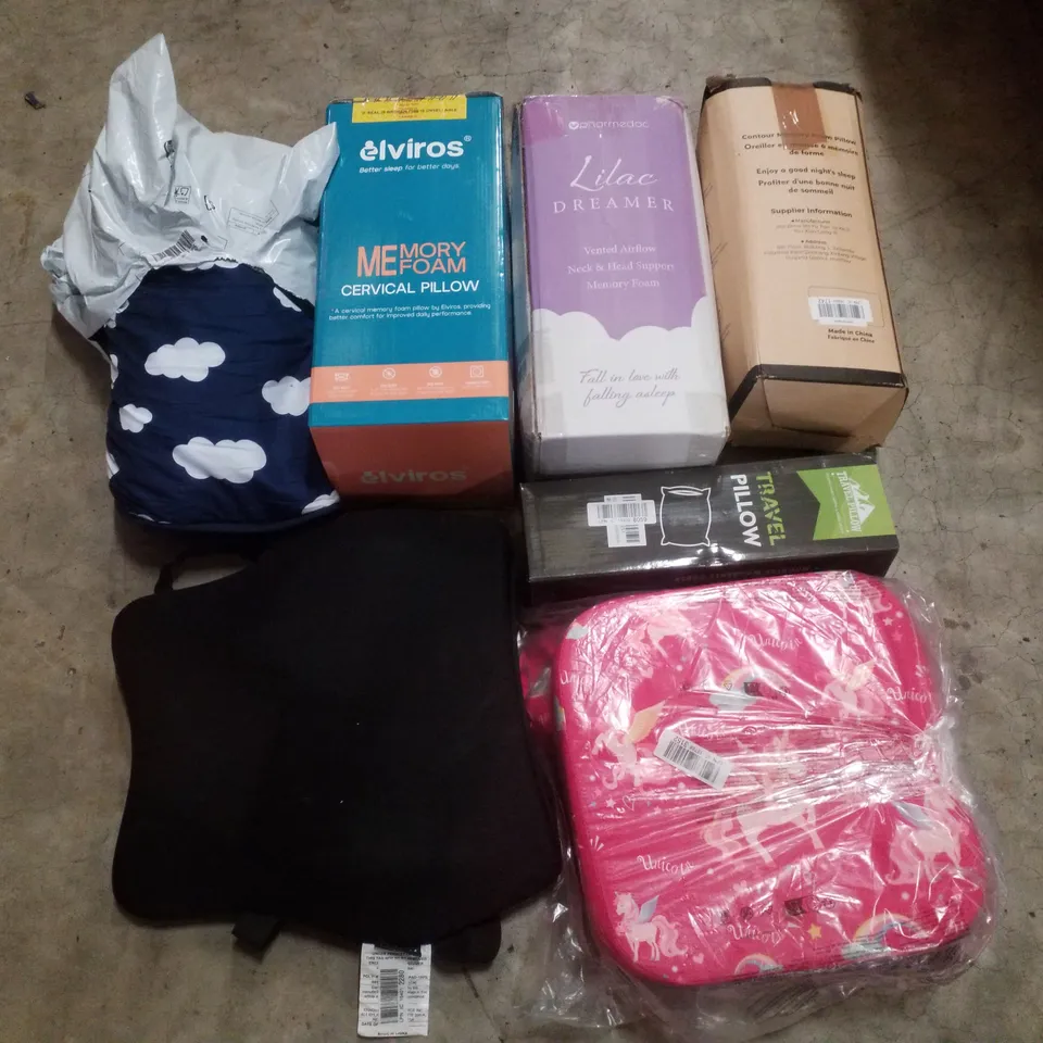 PALLET CONTAINING ASSORTED PILLOWS & CUSHIONS