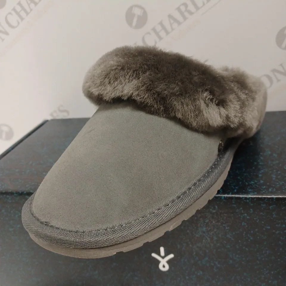 BOXED EMU NEST JOLIE SHEEPSKIN SLIPPERS, CHARCOAL - SIZE 5