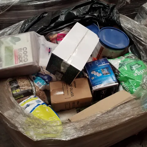 PALLET CONTAINING ASSORTED PRODUCTS INCLUDING COCO BLOCK, COARSE BEECH CHIPS, FIRE GLASS, NATURAL FIRELIGHTERS & GENERAL PURPOSE MORTAR