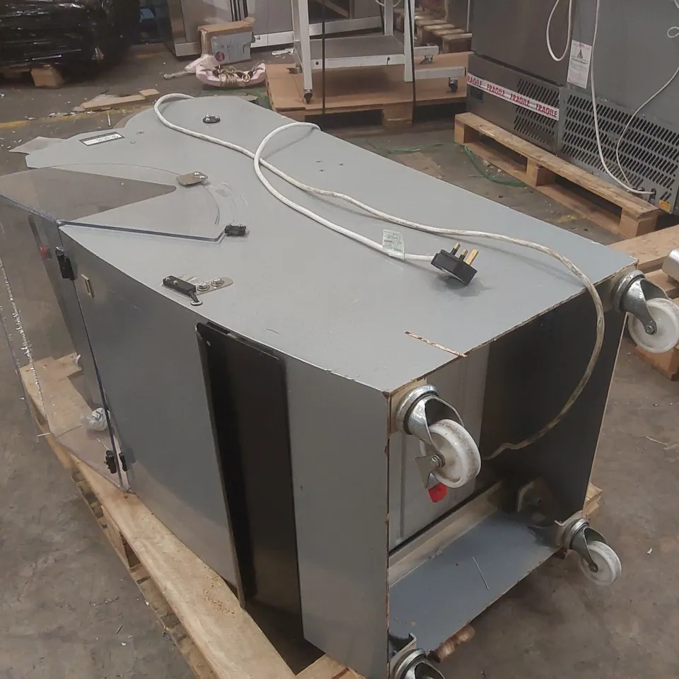 COMMERCIAL ELECTRIC BREAD SLICER
