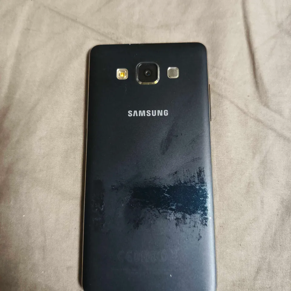 SAMSUNG GALAXY A5 (2017) – 32GB SMARTPHONE