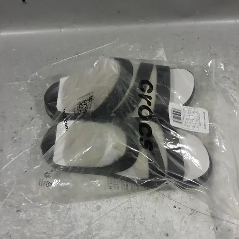 BAGGED PAIR OF CROCS GETAWAY STRAPPY BLACK UK 6