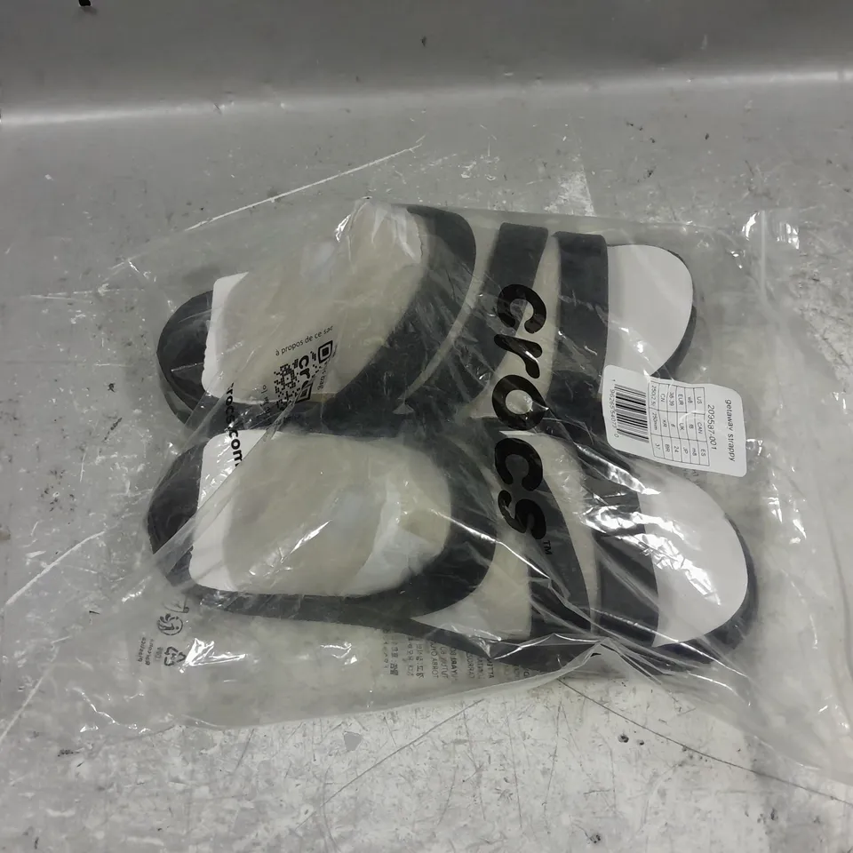 BAGGED PAIR OF CROCS GETAWAY STRAPPY BLACK UK 6 