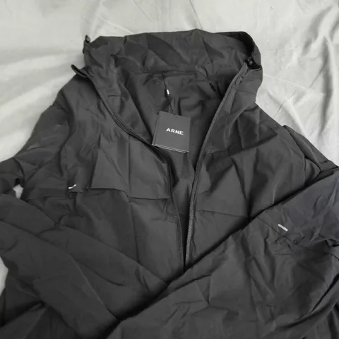 ARNE PERFORMANCE WINDBREAKER – BLACK, SIZE L