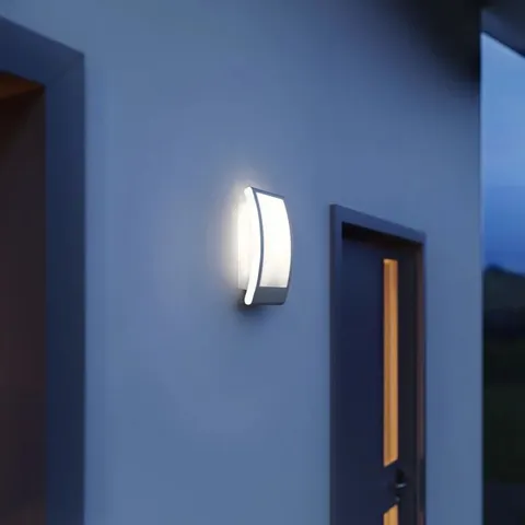 BOXED MODERN OUTDOOR WALL LIGHT L 22 N ANTHRACITE WITH DUSK TO DAWN SENSOR (1 BOX)