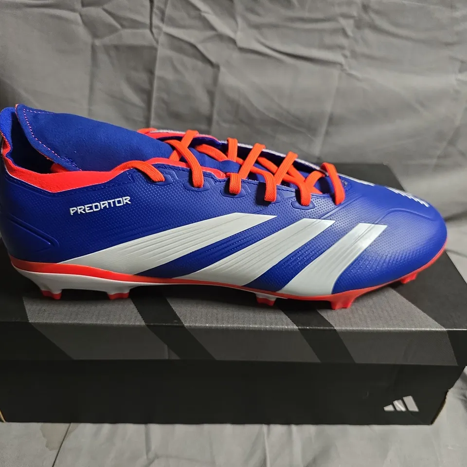 BOXED PAIR OF ADIDAS PREDATOR FOOTBALL BOOTS - UK SIZE 11.5