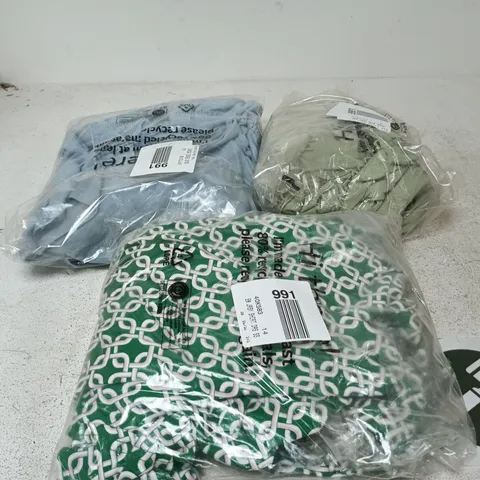 BOX OF APPROXIMATELY 18 ASSORTED CLOTHING ITEMS OF VARIOUS STYLES AND SIZES TO INCLUDE SHIRT DRESS, SAGE JERSEY, BLUE MIDAXI ETC