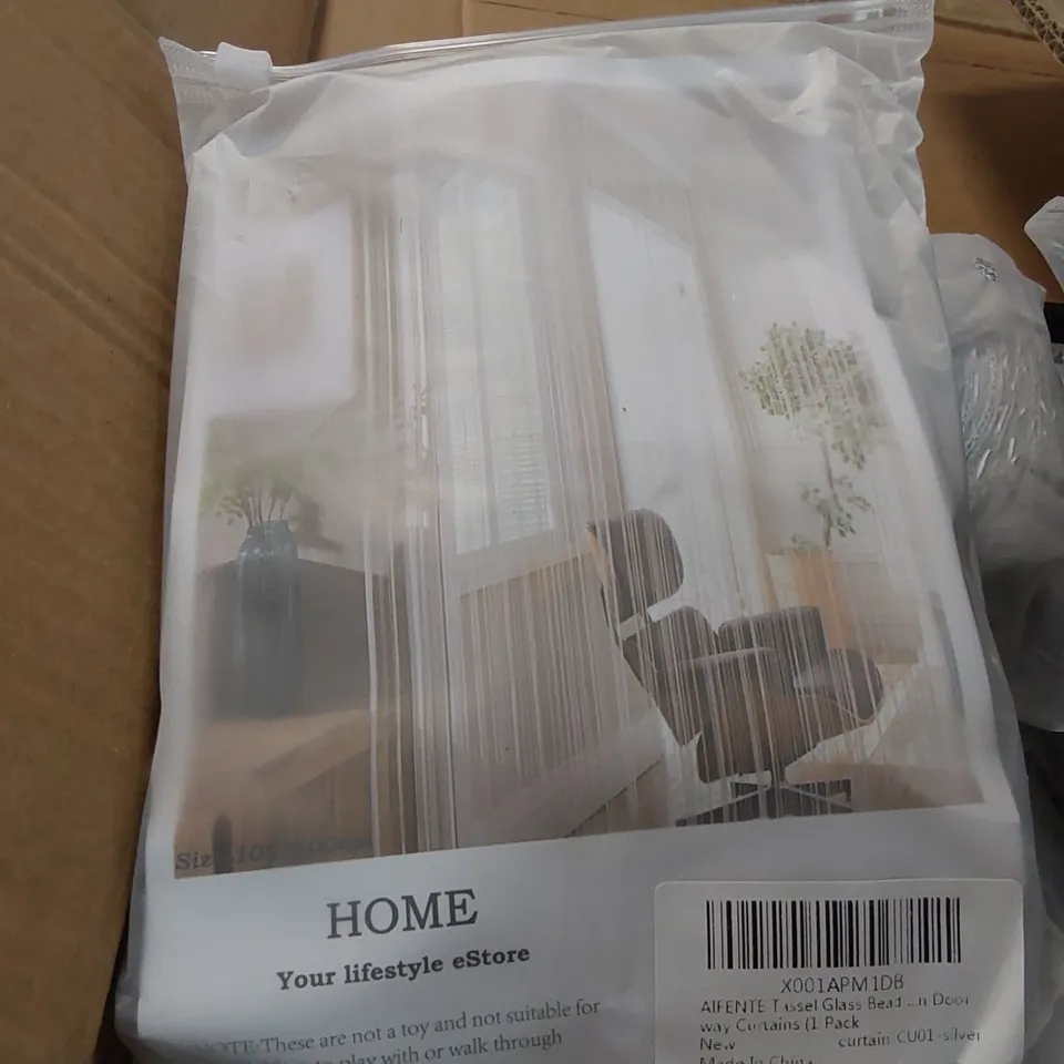 PALLET OF LARGE QUANTITY OF TASSEL GLASS BEAD CURTAINS 