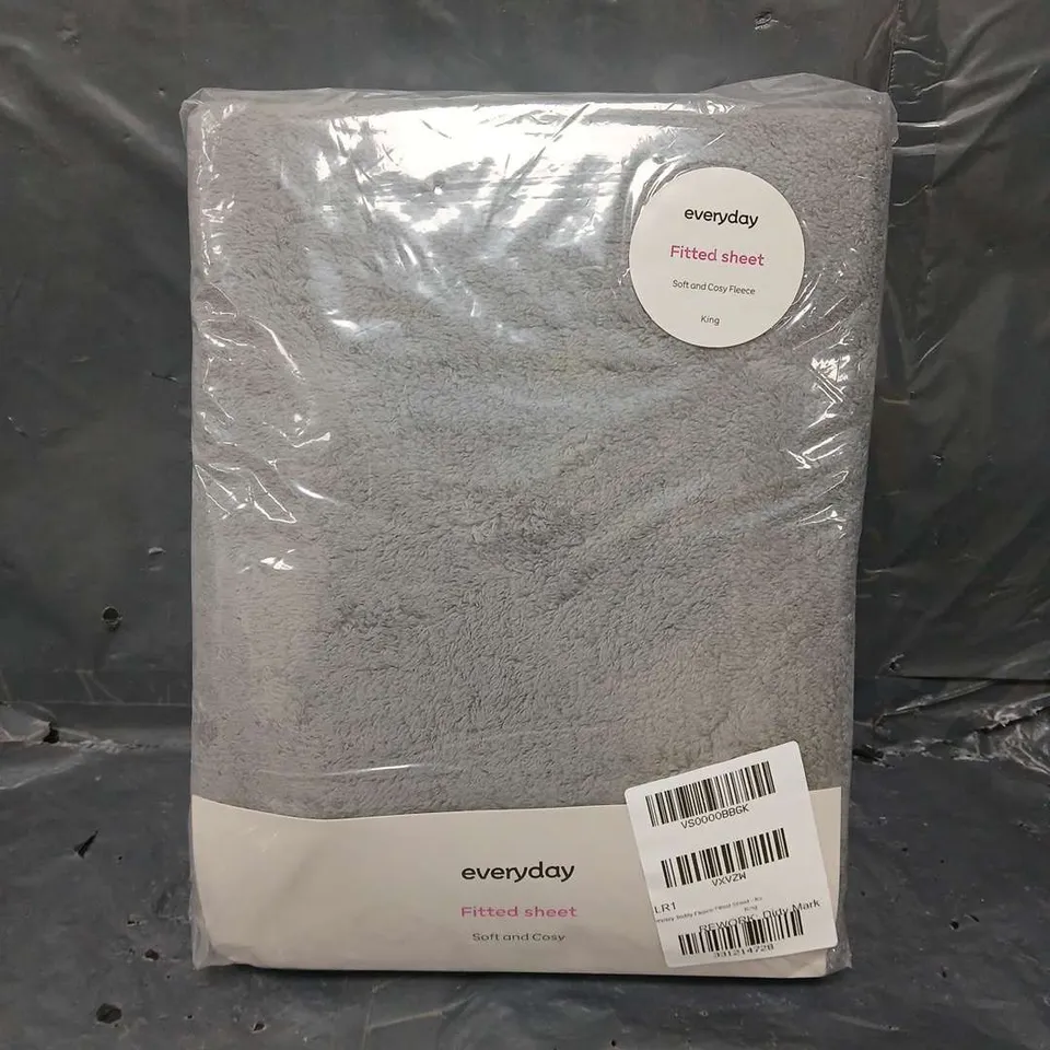 TEDDY FLEECE FITTED SHEET IN GREY - KING