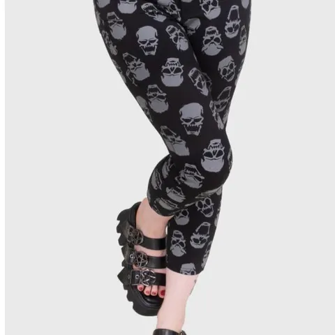 FIVE BRAND NEW KILLSTAR HEIRLOOM CAPRI
