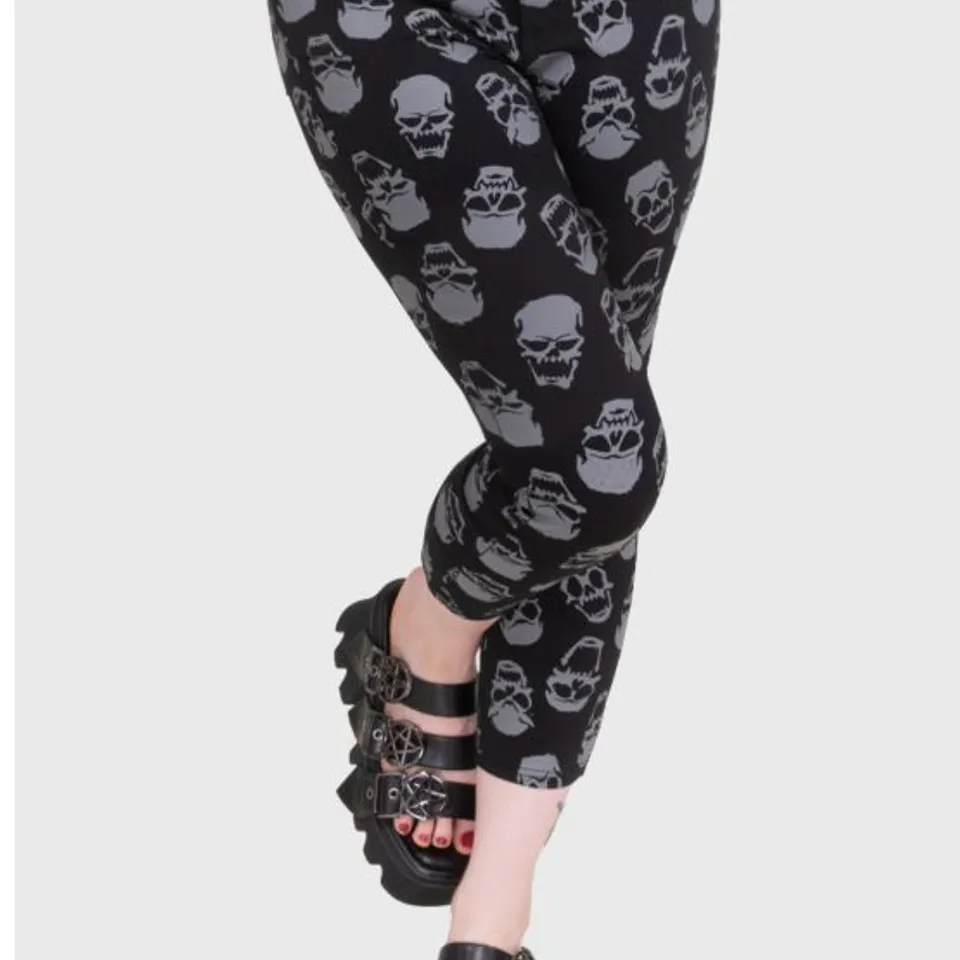 FIVE BRAND NEW KILLSTAR HEIRLOOM CAPRI