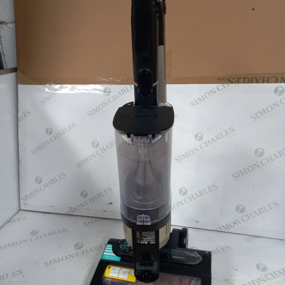 SHARK CORDLESS STICK VACUUM CLEANER PET PRO MODEL