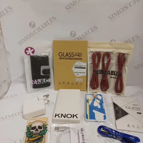 BOX OF APPROXIMATELY 30 ASSORTED SMARTPHONE AND ELECTRICAL ITEMS/ACCESSORIES TO INCLUDE USB CHARGING CABLES, SCREEN PROTECTORS, CASES ETC