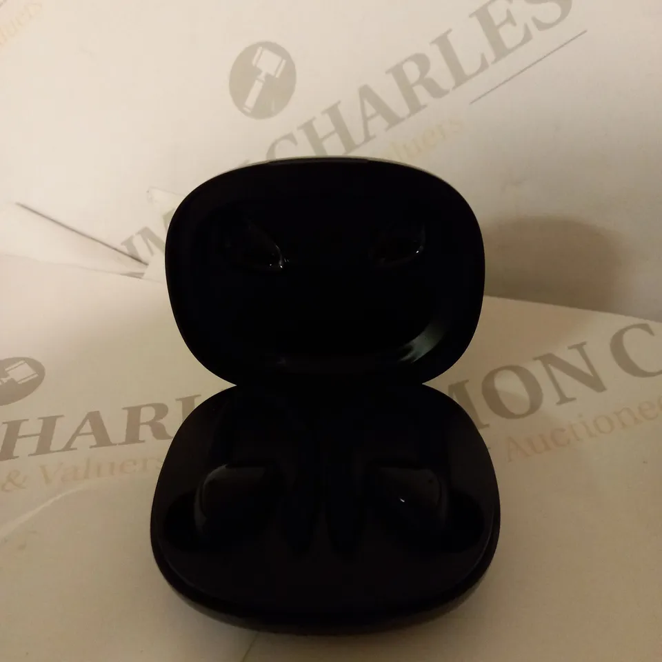 M12 WIRELESS EARBUDS 