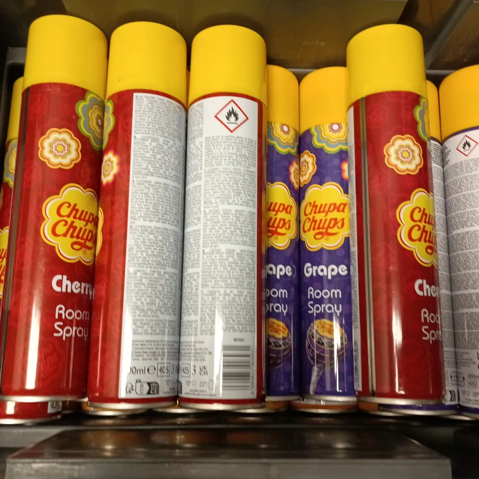APPROXIMATELY 10 ASSORTED CHUPA CHUPS ROOMS SPRAYS TO INCLUDE MANGO, CHERRY & GRAPE, ETC - COLLECTION ONLY