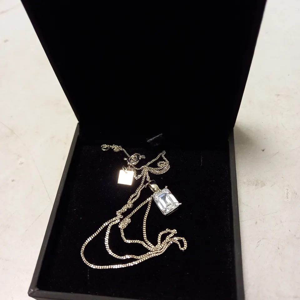 BOXED TRU DIAMONDS STONE NECKLACE 