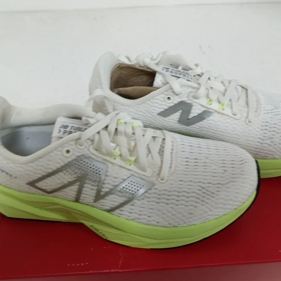 NEW BALANCE PROPEL RUNNING SHOES SIZE 5.5