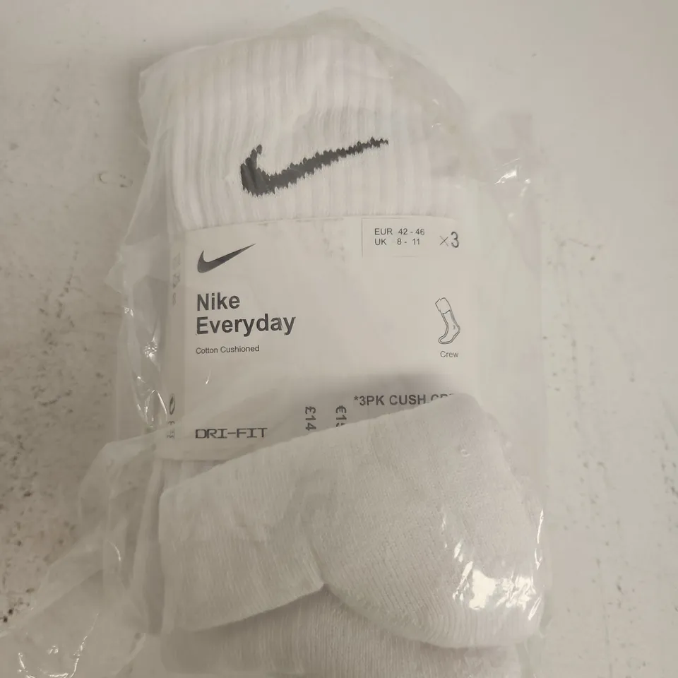 NIKE EVERYDAY COTTON CUSHIONED CREW SOCKS – UK 8-11 PACK OF 3