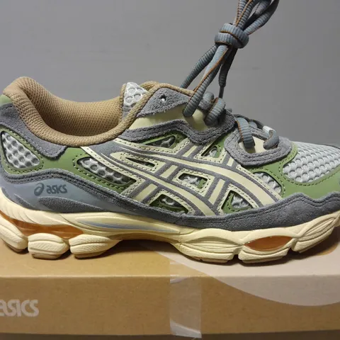 BOXED PAIR OF ASICS GEL-NYS TRAINERS IN COLD MOSS/FJORD GREY - UK 4