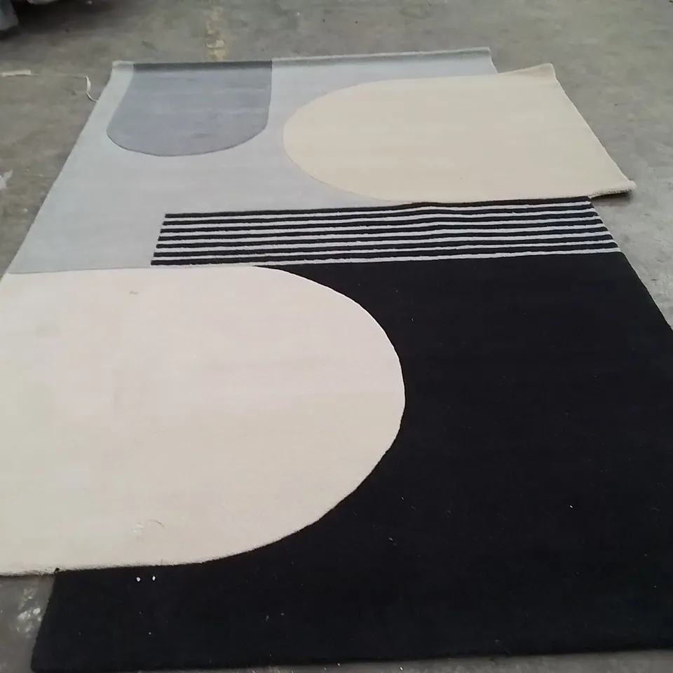 STILLAGE OF APPROXIMATELY 17 XL QUALITY DESIGNER RUGS