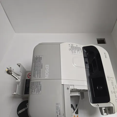 EPSON VIDEO PROJECTOR – WHITE/GRAY