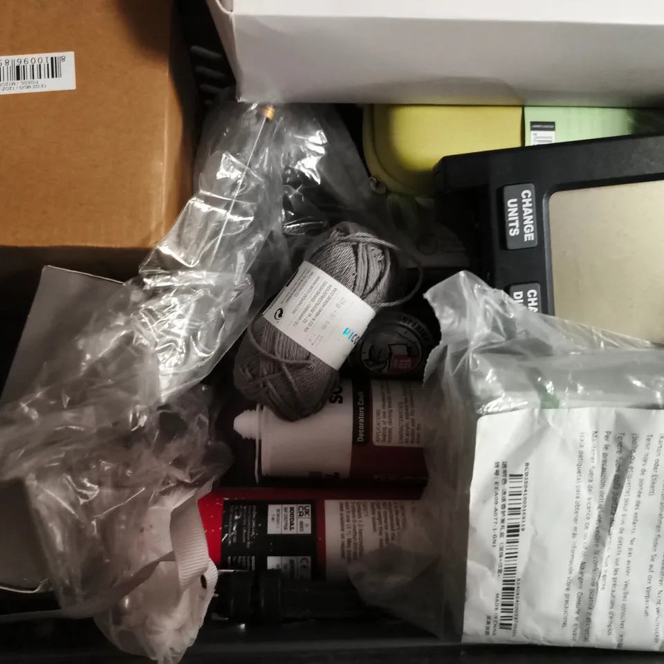 APPROXIMATELY 10 ASSORTED HOUSEHOLD ITEMS TO INCLUDE JOHN LEWIS CHRISTMAS CARDS, TRADITIONAL NIGHT LATCH, ETC