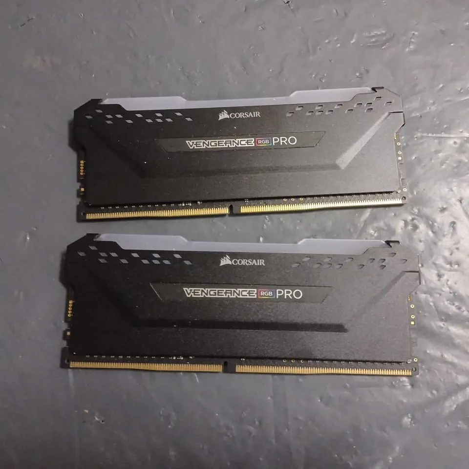 UNBOXED CORSAIR VENGEANCE RGB PRO 16GB 2X8GB DDR4 RAM - CMW16GX4M2A266616