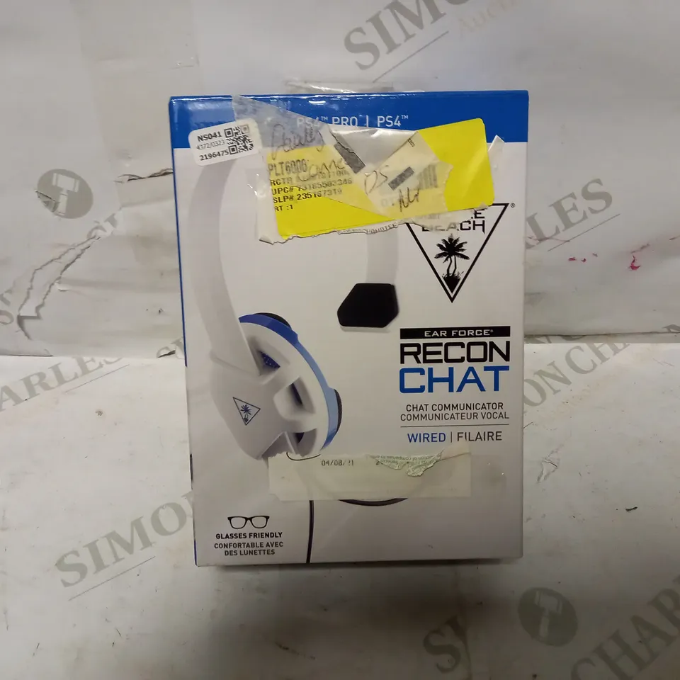 LOT OF APPROXIMATELY 10 ELECTRICALS TO INCLUDE HEADSETS, PHONE CASES, EARBUDS, SPEAKER MOUNTS, ETC