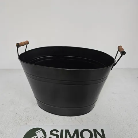 BLACK METAL COAL SCUTTLE WITH WOODEN SIDE HANDLES