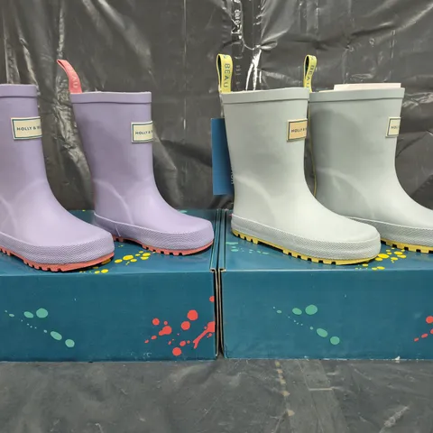 BOX OF APPROXIMATELY 10 PAIRS OF HOLLY & BEAU KIDS RAIN BOOTS IN VARIOUS COLOURS AND SIZES