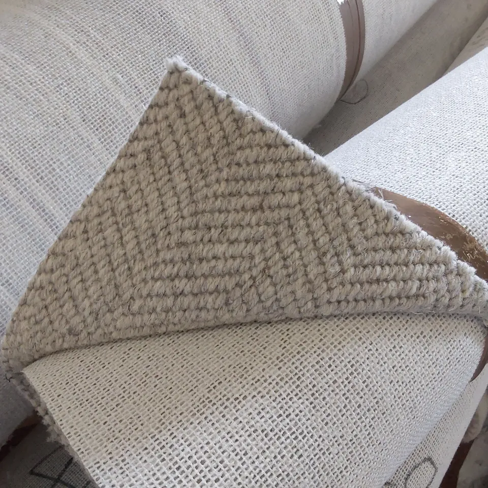 ROLL OF QUALITY LAKELAND WEAVE WINDERMERE HERD FLAT CARPET - APPROXIMATELY 4 x 1.89m