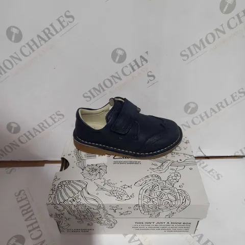 CLANKS COMET LONG T NAVY LEATHER UK 7.5