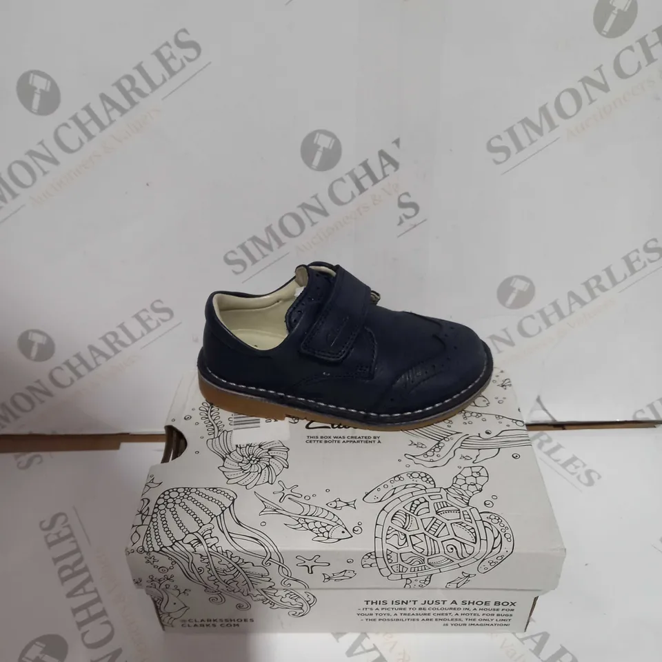CLANKS COMET LONG T NAVY LEATHER UK 7.5