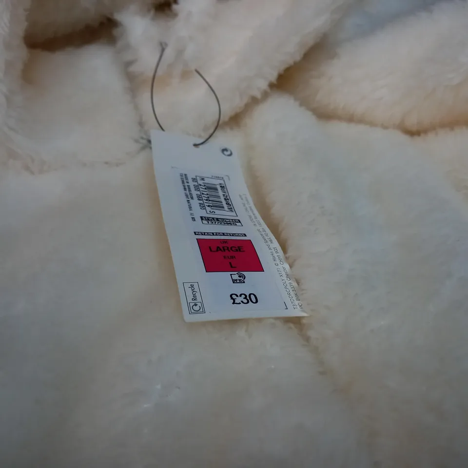M&S DAY DREAMS DUVET DAYS FLUFFY QUILT FLEECE IN WHITE - L