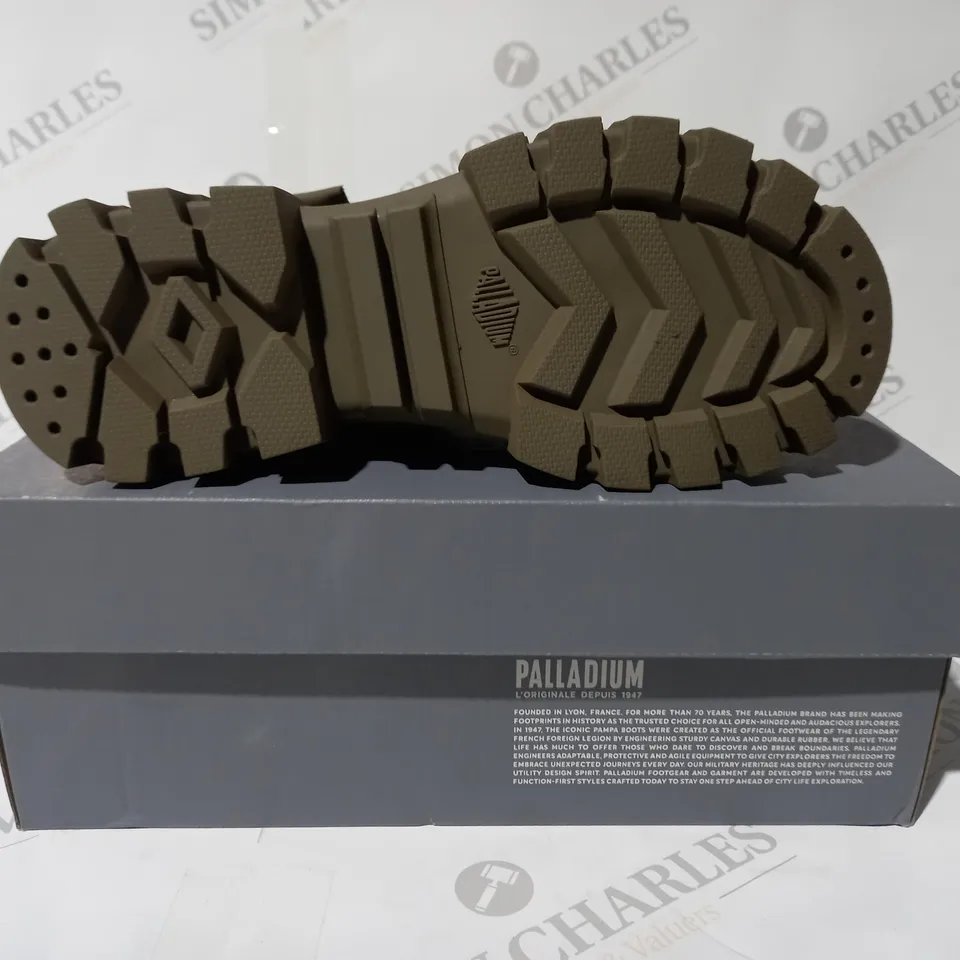 BOXED PAIR OF PALLADIUM REVOLT SANDALS IN DUSKY GREEN UK SIZE 4