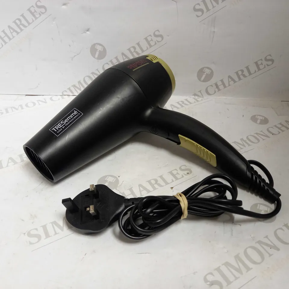 TRESEMME KERATIN SMOOTH HAIR DRYER