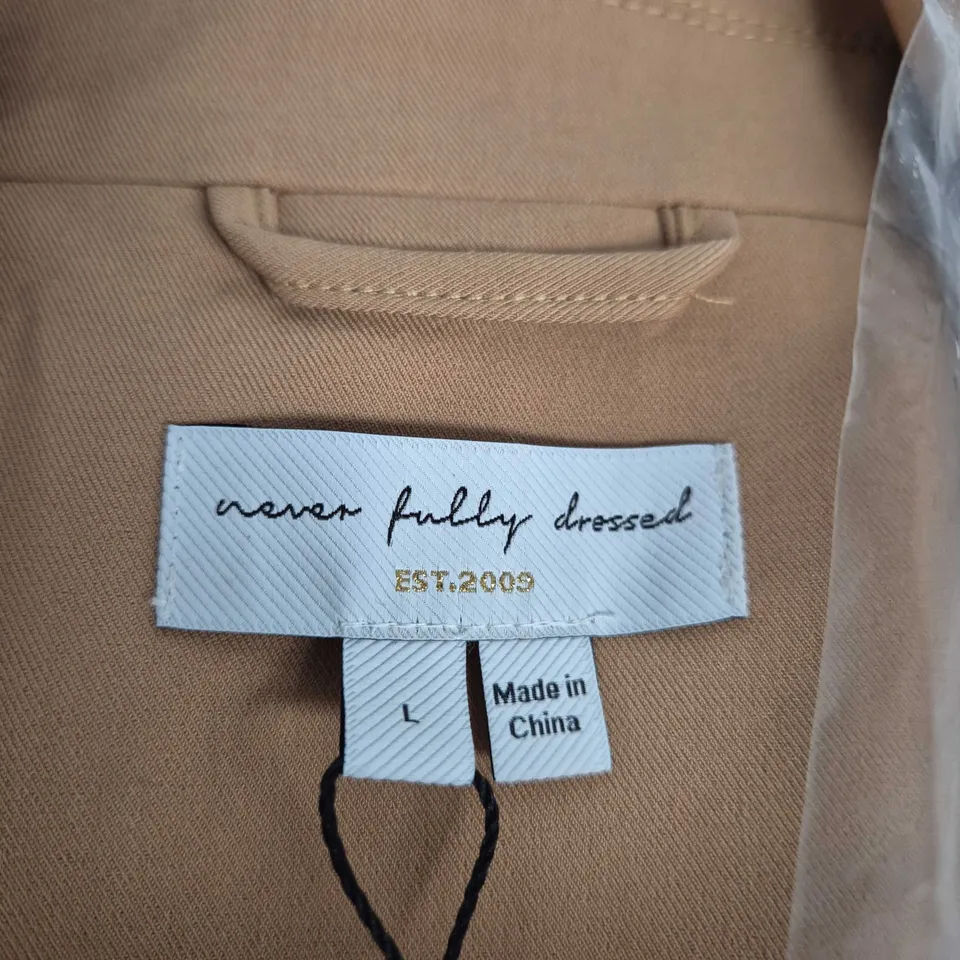 NEVER FULLY DRESSED TAN TRENCH COAT – SIZE L (GOLD STUDS)