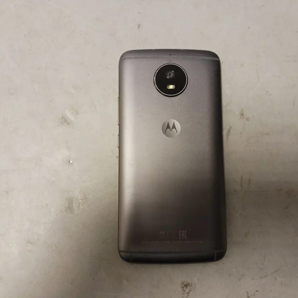 MOTO M2996 XT1794 MOBILE PHONE