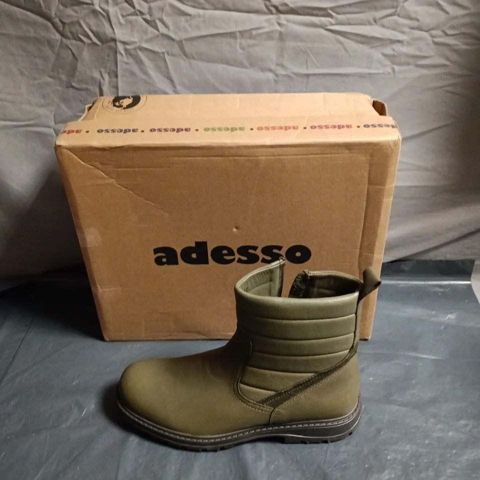 ADESSO OLIVE GREEN PADDED ANKLE BOOT WITH SIDE ZIP - BOXED - SIZE EUR 39 