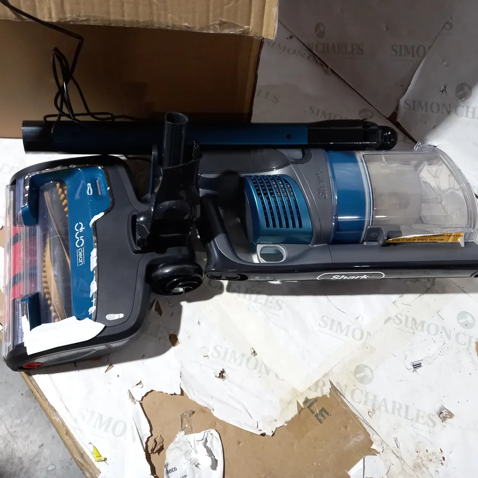 BOXED SHARK DUO CLEAN VACUUM CLEANER