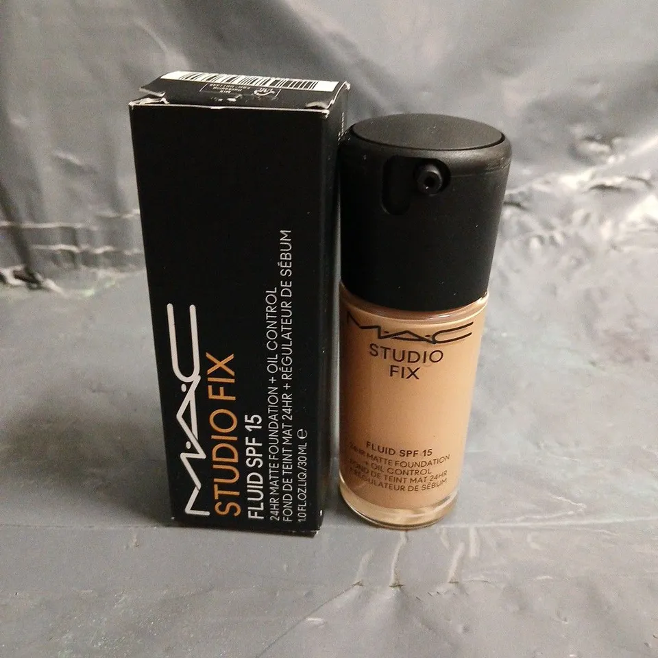 BOXED MAC STUDIO FIX FLUID SPF 15 MATTE FOUNDATION IN NC27 30ML