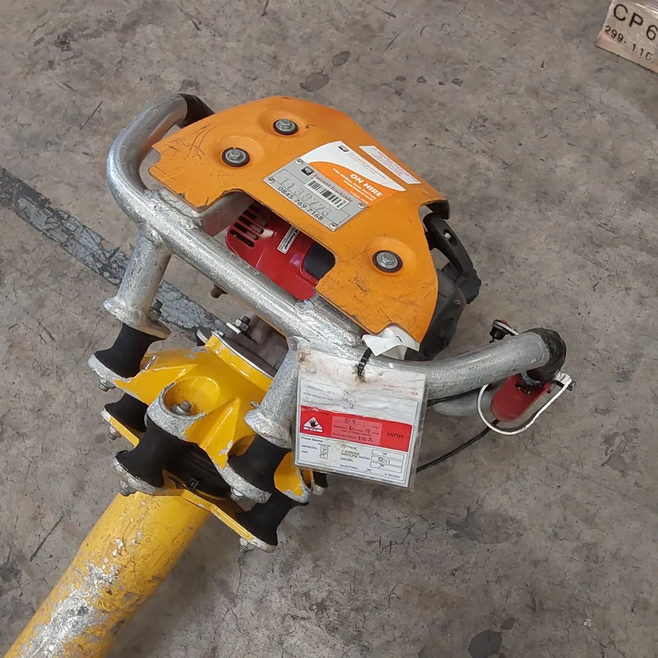 ROBEL 62.05 2 STROKE VERTICAL TAMPER - RAILWAY MAINTENANCE TOOL