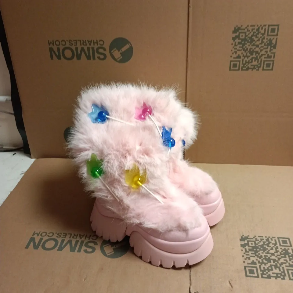 UK 4 KOI HAIRY LOLLIPOP SNOW BOOTS – CANDY PINK