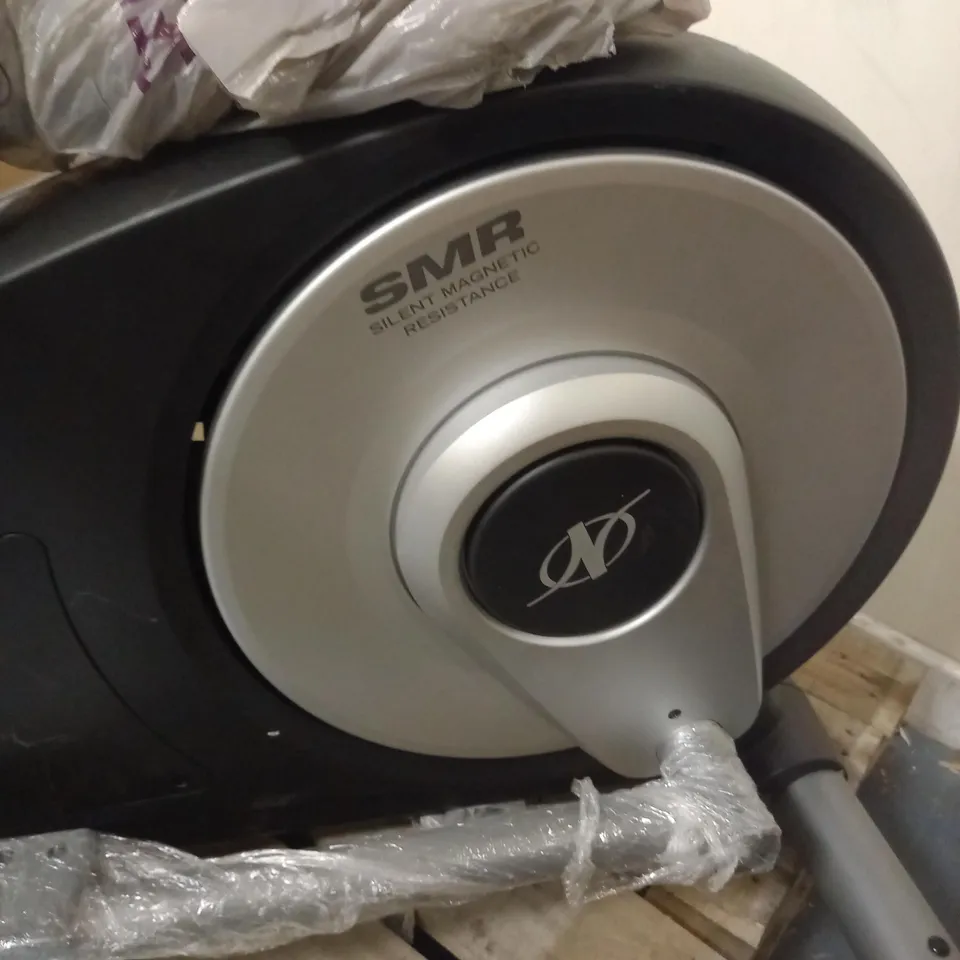 NORDIC TRACK SE3I ELLIPTICAL TRAINER - COLLECTION ONLY