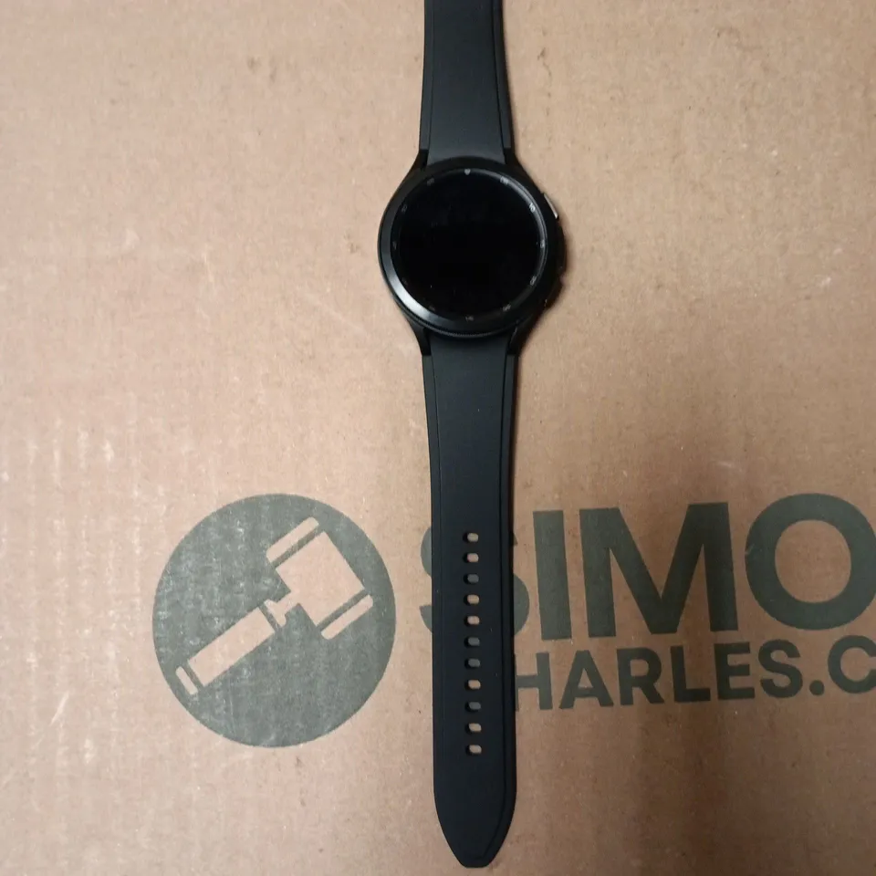 Samsung Galaxy Watch – Black silicone strap