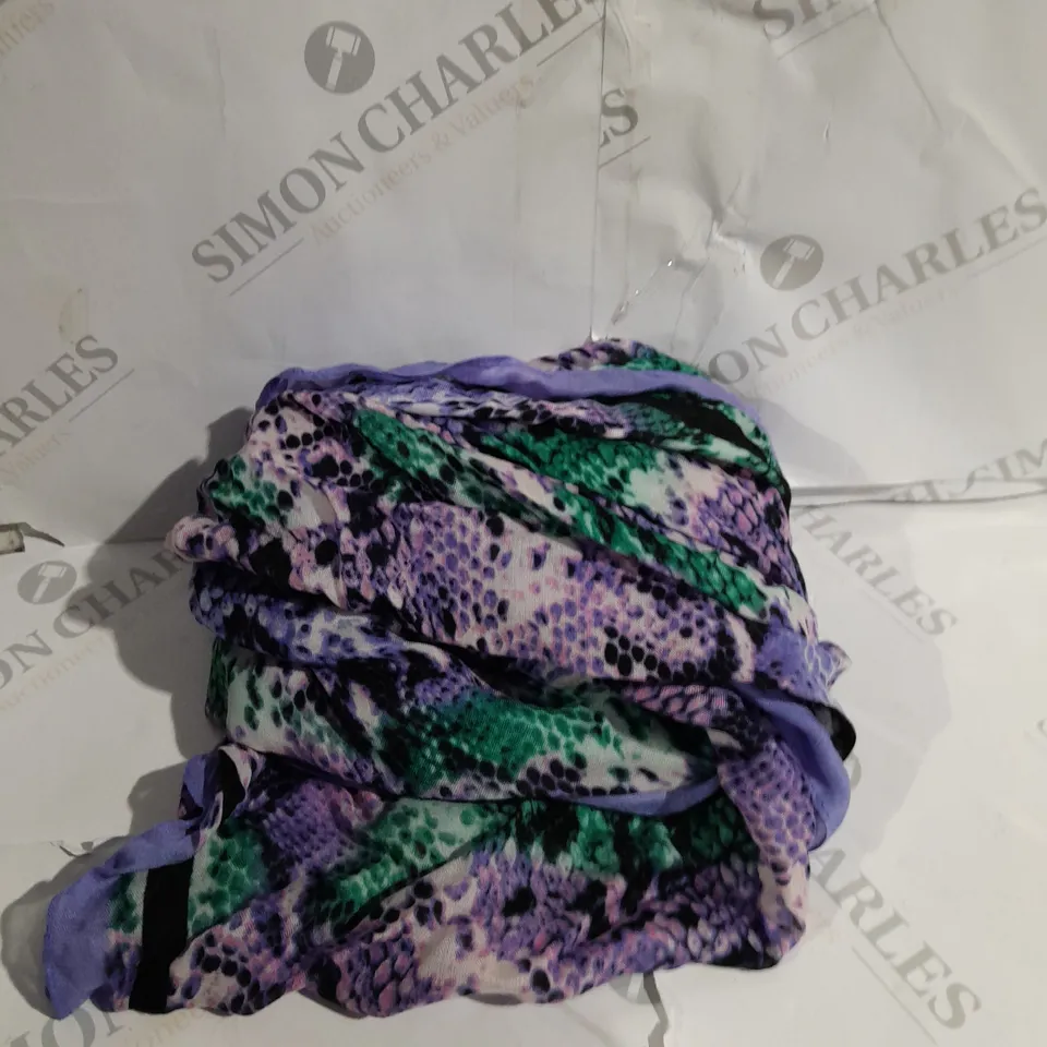 DANNII MINOGUE SNAKE PRINT SCARF