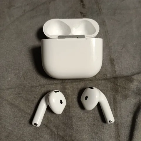 APPLE AIRPODS WIRELESS EARPHONES - MODEL UNSPECIFIED 