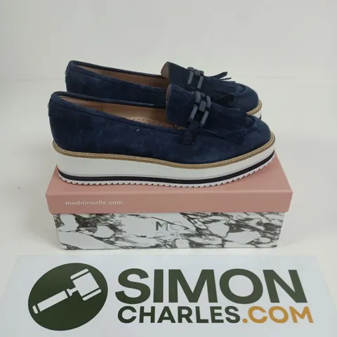 BOXED PAIR OF MODA IN PELLE FERNNANDA NAVY SUEDE SELF COLOURED SNAFFLE LOAFERS - SIZE 40