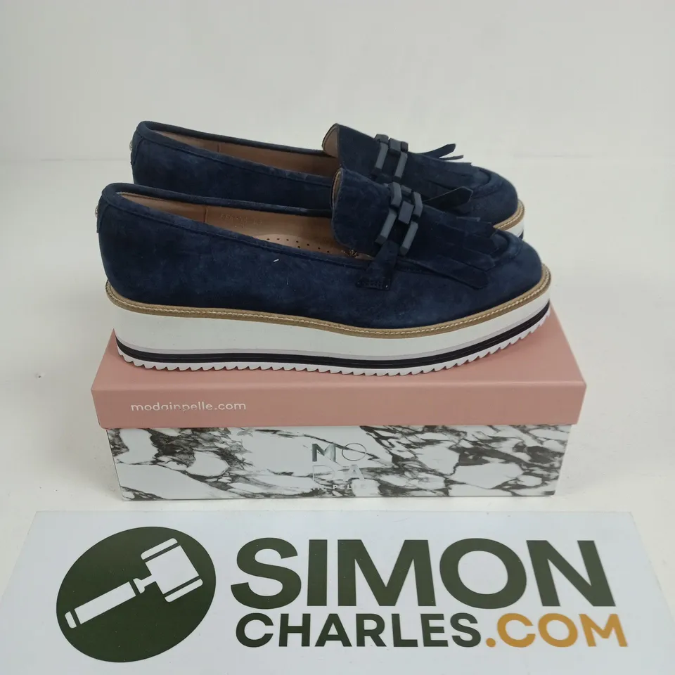 BOXED PAIR OF MODA IN PELLE FERNNANDA NAVY SUEDE SELF COLOURED SNAFFLE LOAFERS - SIZE 40